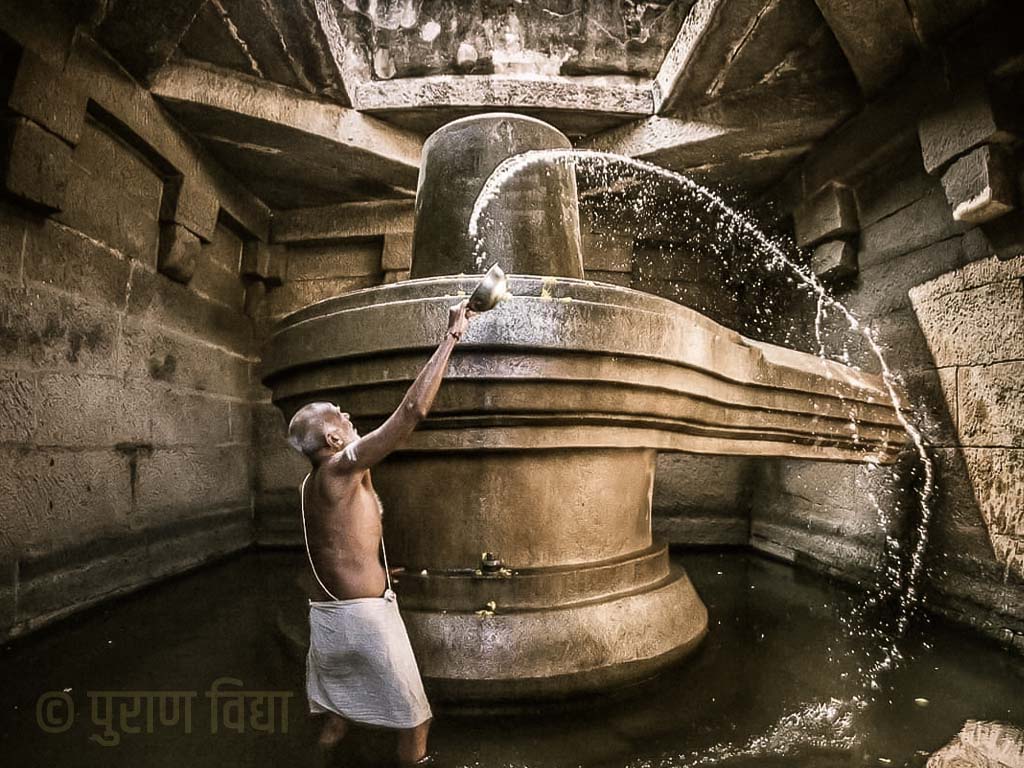 Badavilinga Shivling Hampi